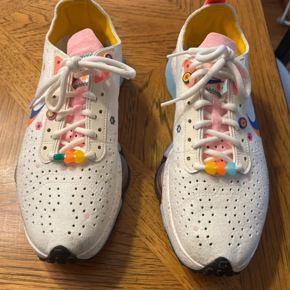 Nike womens air zoom Type: flowers, rainbows and beads size 8, worn three  time